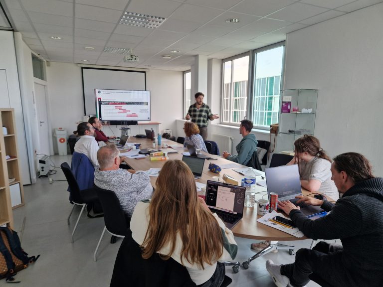 Atelier incubation en promotion avec Hugo Lambert, studio Reset